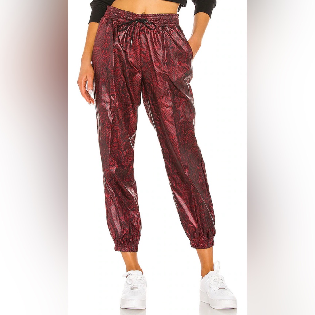 Nike Sportswear Women's Woven Python Snake Print Pants Cj6347 677 Red Size Small
